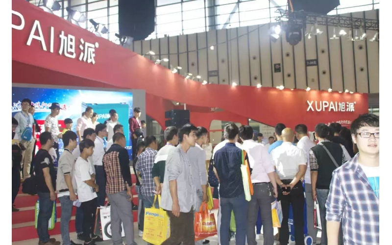 人！從！眾！2015南京展開展第一天，旭派展臺除了人還是人！